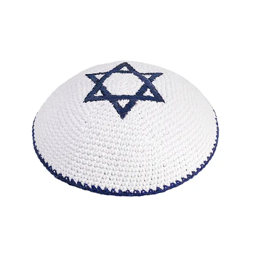 כיפה סרוגה לבנה רקמה מגן דוד ופס מסגרת בכחול כה