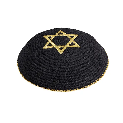 כיפה סרוגה 16 ס"מ שחור עם ריקמה זהב מגן דוד