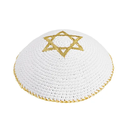 כיפה סרוגה 16 ס"מ לבן עם רקמה זהב מגן דוד