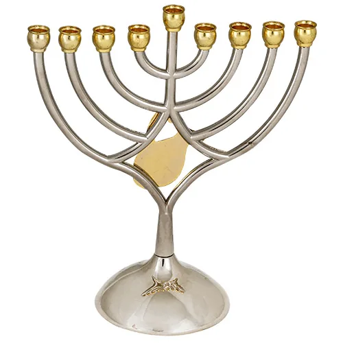 חנוכייה מתכת קנים זהב עם כד 18X16 ס"מ — תמונה 2