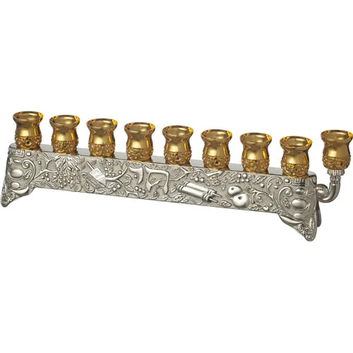 חנוכייה מהודרת בגימור זהב עם סמלי יודאיקה 9X29 ס"מ