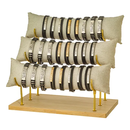 סטנד צמידים עם אורנומנטים מעורב - 24 יח