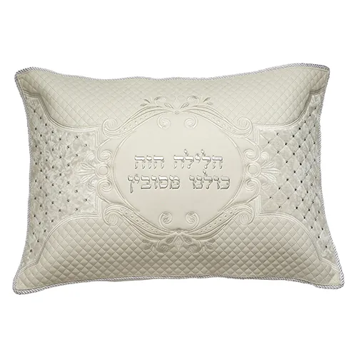 כרית הסבה מהודרת דמוי עור עם רקמה ואותיות בולטות כסף 50X72 ס"מ אריזת פיויסי