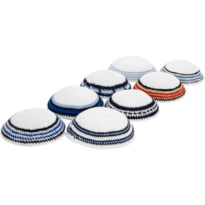כיפה סרוגה דגמים מעורבים - רקע לבן - 18 ס"מ - 24 יח