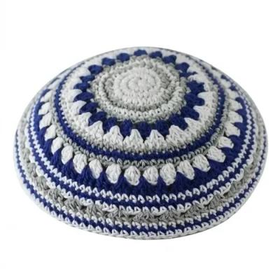 כיפה סרוגה שטיח 18 ס"מ כחול לבן ואפור