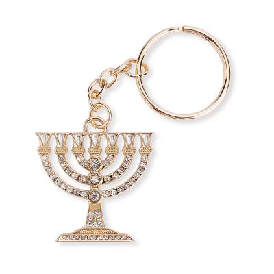 מחזיק מפתחות "מנורה" משובץ באבנים 4 ס"מ - זהב