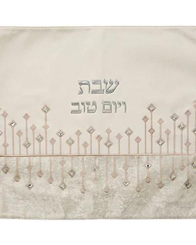 כיסוי חלה מהודר דמוי עור לבן עם הבלטות כסף 45x5