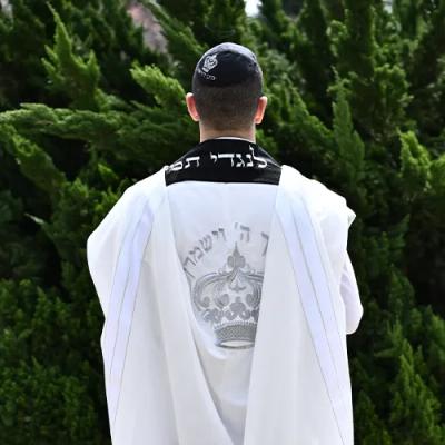 טלית דגם כתר עם עטרה שחורה יוקרתית רקמת שויתי ה לנגדי תמיד בכסוף