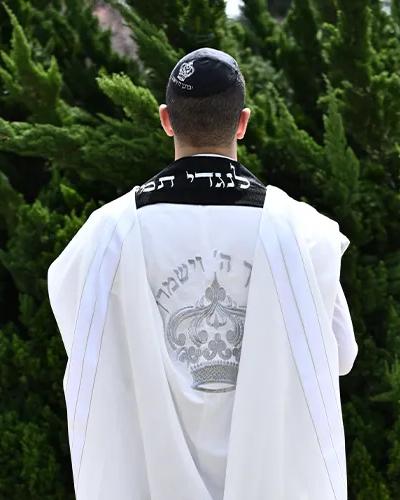 טלית דגם כתר עם עטרה שחורה יוקרתית רקמת שויתי ה לנגדי תמיד בכסוף