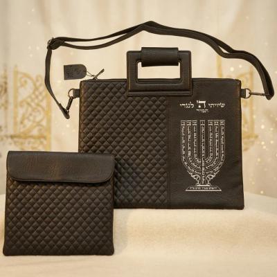 תיק מפואר לטלית דמוי עור שחור אותיות בולטות "שי"