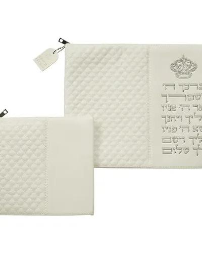סט טלית דמוי עור - לבן 36*29 ס"מ עם אותיות מוטבעות