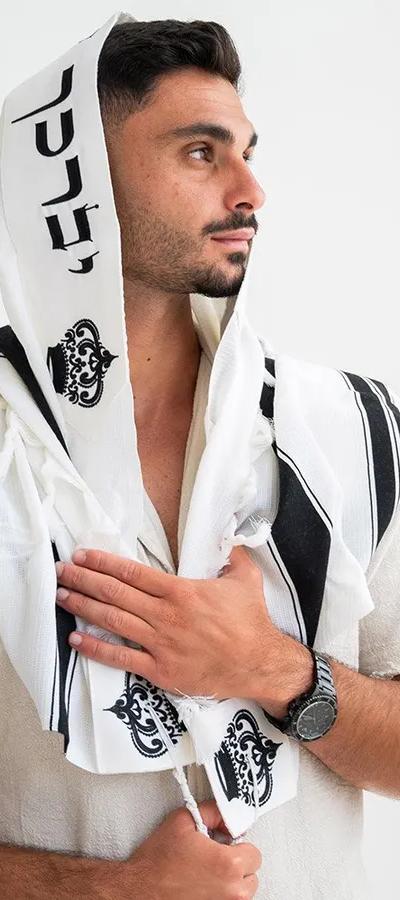 טלית פרימיום תשבץ  100% צמר רחלים דגם יברכך עטרה ופינות רקומות בצבע שחור